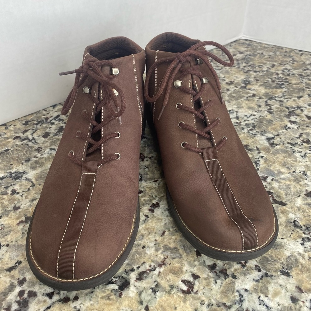 White Mountain Lisa Brown Leather Ankle Boots 10